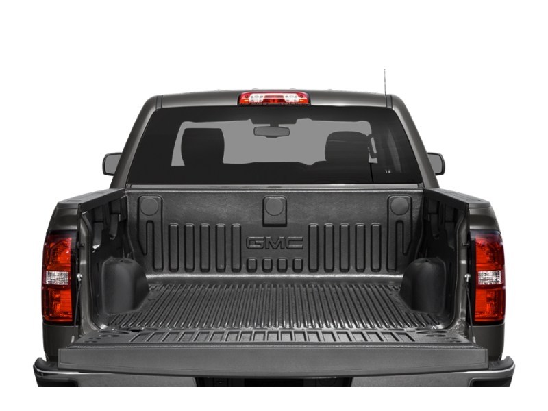 2018 GMC Sierra 1500 4WD Crew Cab 143.5" SLE Exterior Shot 4