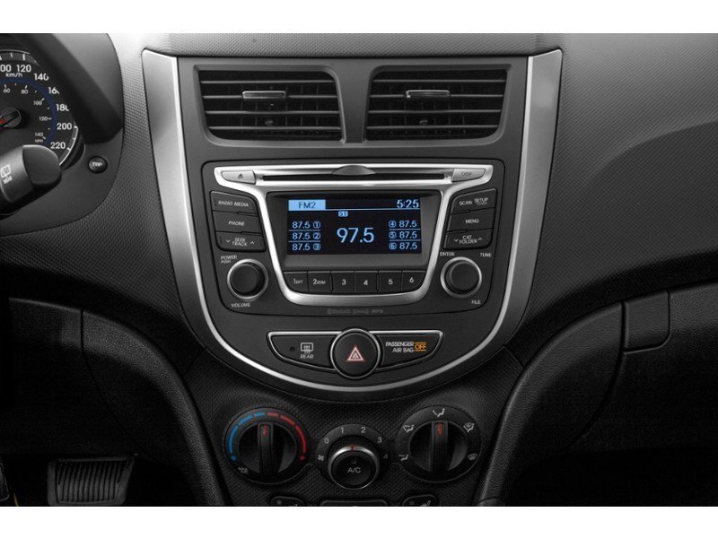 2015 Hyundai Accent 5dr HB Man GL Interior Shot 2