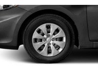 2015 Hyundai Accent 5dr HB Man GL Exterior Shot 5
