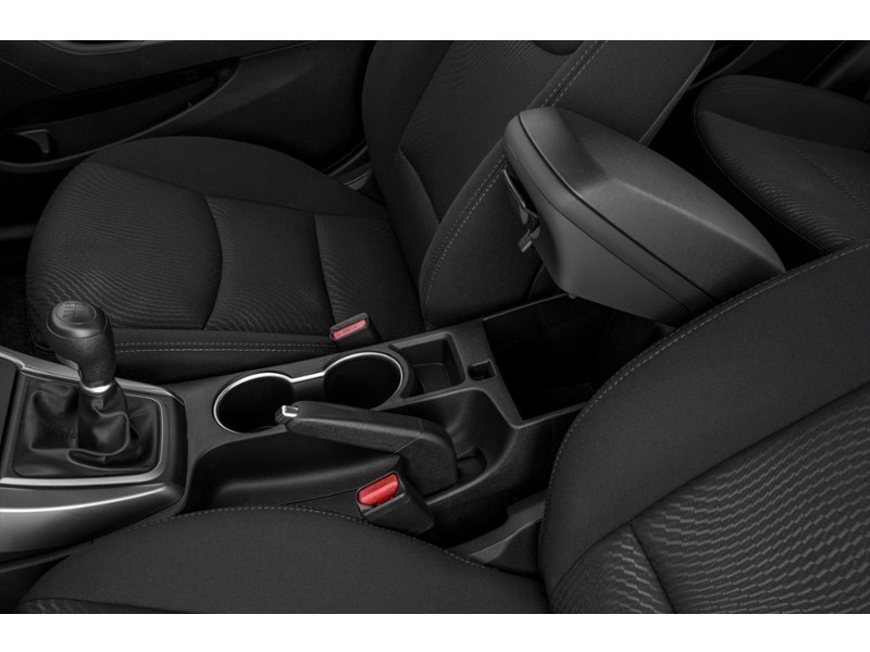 2015 Hyundai Elantra 4dr Sdn Man L Interior Shot 7