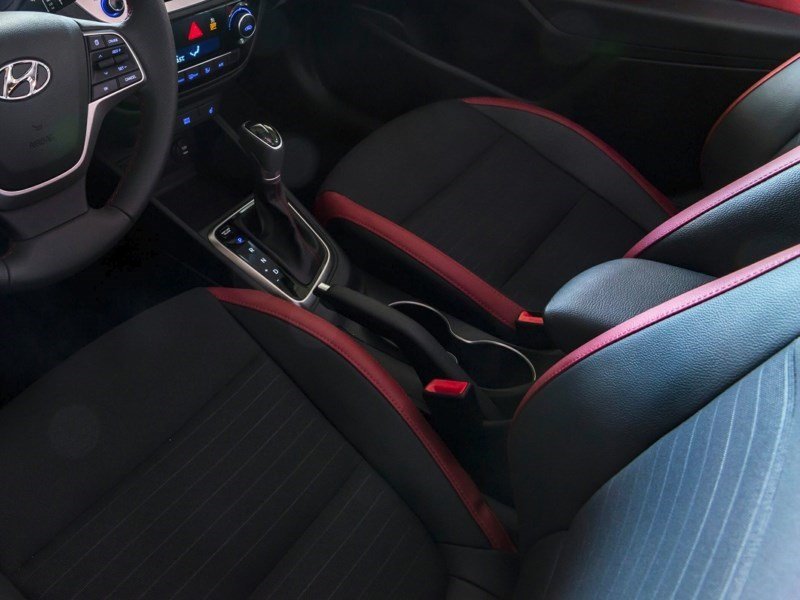 2019 Hyundai Accent Essential (M6) OEM Shot 6