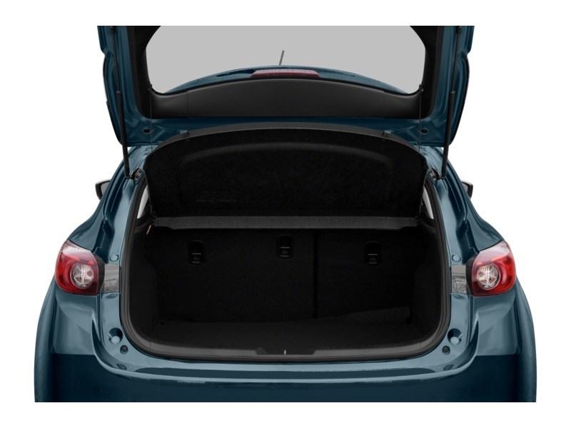 2018 Mazda Mazda3 Sport GS Auto Exterior Shot 4