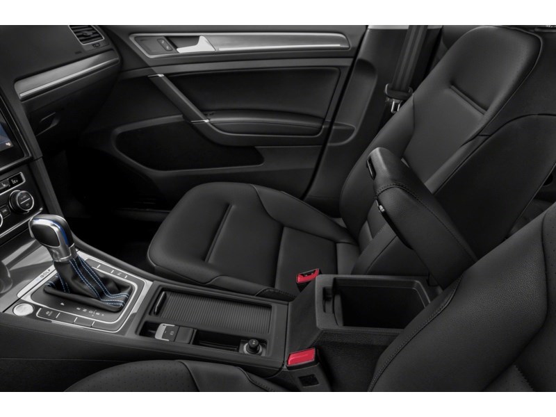 2018 Volkswagen e-Golf Comfortline 4-Door Interior Shot 7