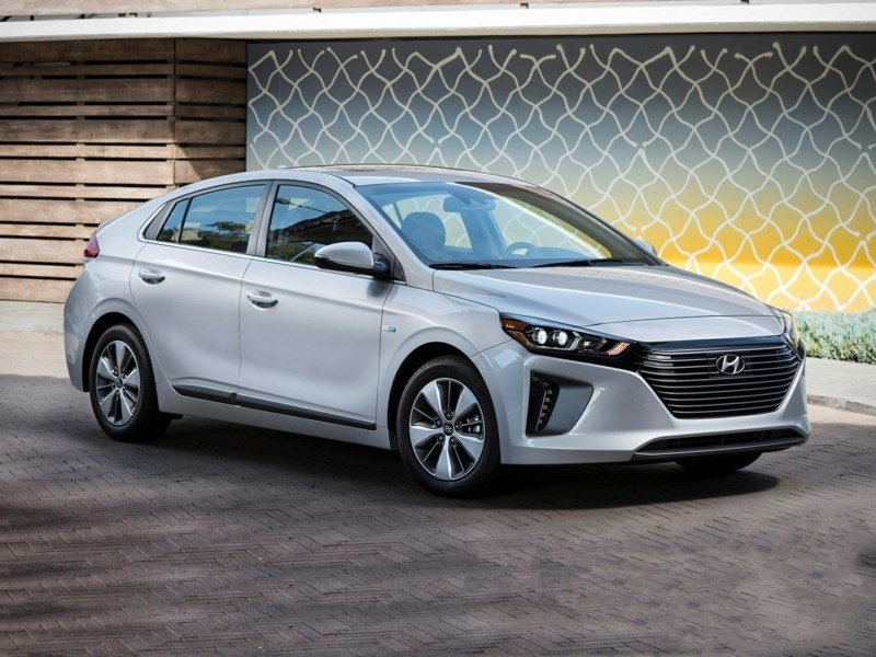 2019 Hyundai Ioniq Plug-In Hybrid Preferred OEM Shot 2