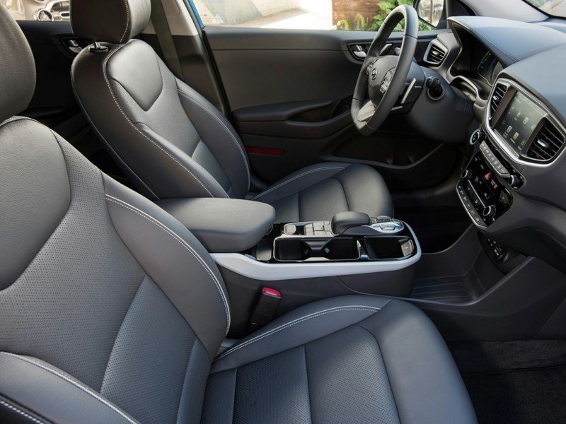 2019 Hyundai Ioniq Plug-In Hybrid Preferred OEM Shot 4