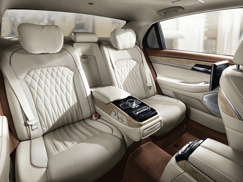 2020 Genesis G90 3.3T Elite OEM Shot 5