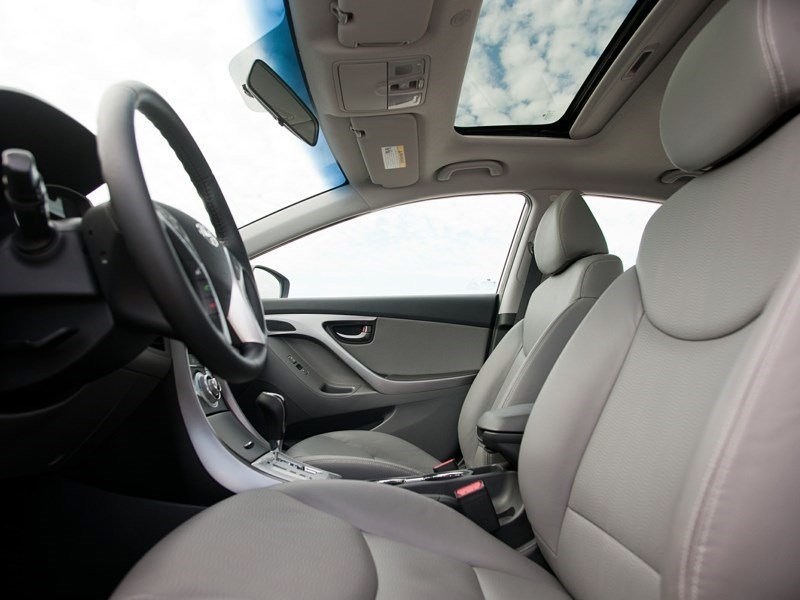 2013 Hyundai Elantra L (M6) OEM Shot 5