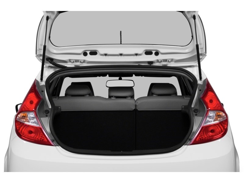 2013 Hyundai Accent 5dr HB Auto GL Exterior Shot 4