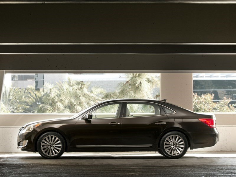 2016 Hyundai Equus Signature OEM Shot 3