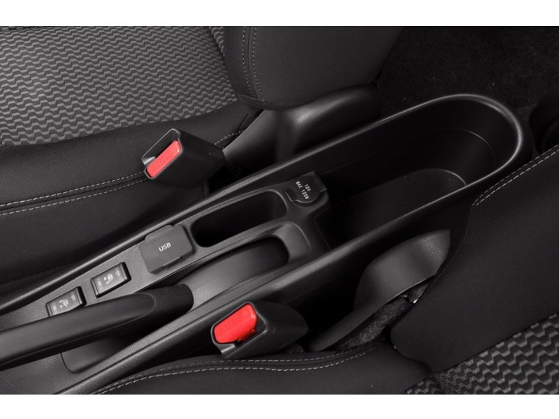 2014 Nissan Versa Note 5dr HB Auto 1.6 S Interior Shot 8