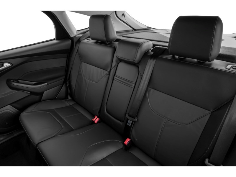 2018 Ford Focus SEL Hatch Interior Shot 5