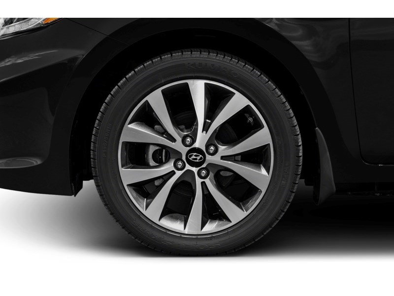 2016 Hyundai Accent 5dr HB Auto GLS Exterior Shot 5