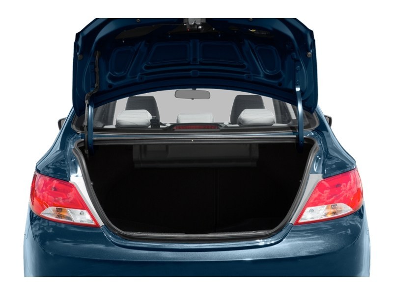 2017 Hyundai Accent 4dr Sdn Auto GL Exterior Shot 4