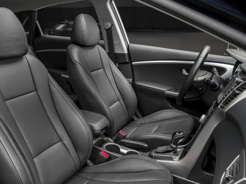 2016 Hyundai Elantra GT L (M6) OEM Shot 7