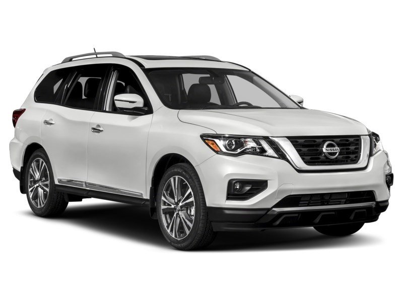 2017 Nissan Pathfinder 4WD 4dr Platinum Exterior Shot 9