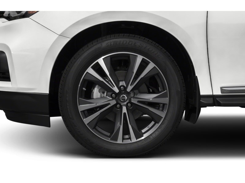 2017 Nissan Pathfinder 4WD 4dr Platinum Exterior Shot 5