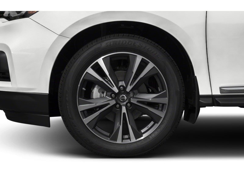 2017 Nissan Pathfinder 4WD 4dr Platinum Exterior Shot 5