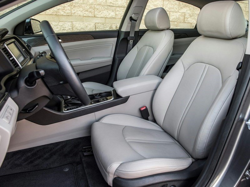 2018 Hyundai Sonata GL OEM Shot 5