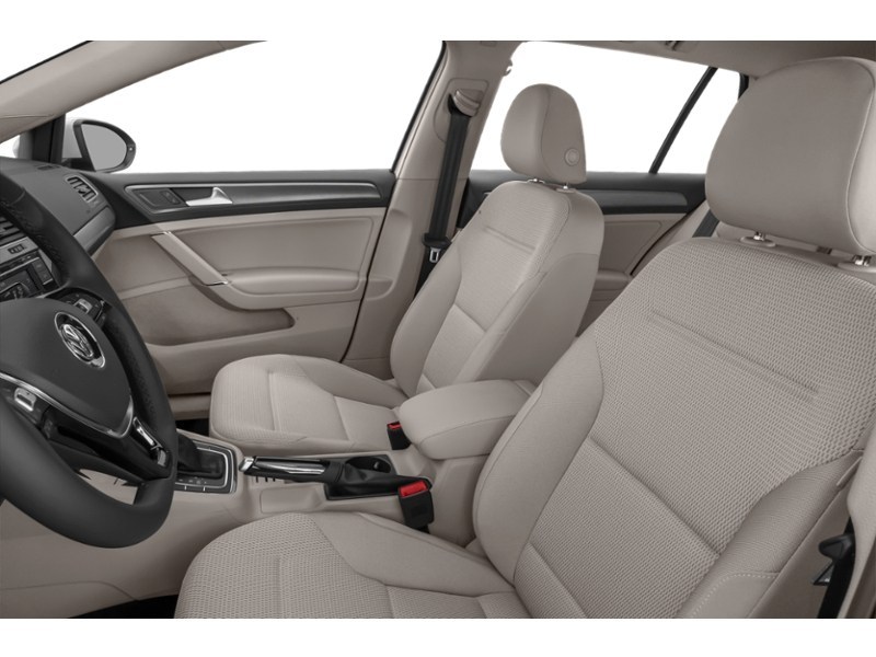 2018 Volkswagen Golf Highline 5-door Manual Interior Shot 4
