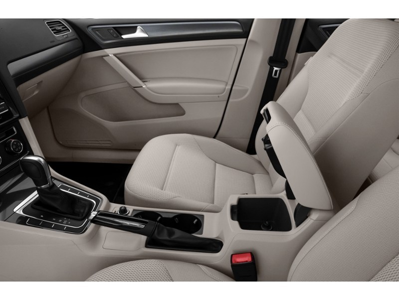 2018 Volkswagen Golf Highline 5-door Manual Interior Shot 7