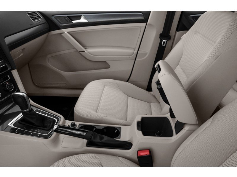 2018 Volkswagen Golf Comfortline 5-door Manual Interior Shot 7