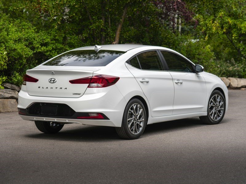 2020 Hyundai Elantra Essential OEM Shot 2