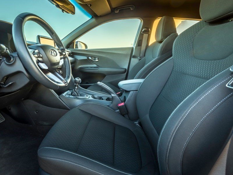 2019 Hyundai Veloster 2.0 GL (M6) OEM Shot 6