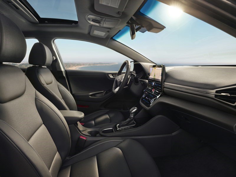 2020 Hyundai Ioniq Plug-In Hybrid Ultimate OEM Shot 4