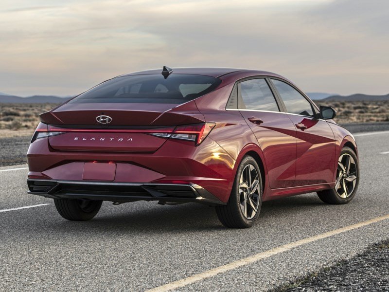 2021 Hyundai Elantra Essential OEM Shot 4