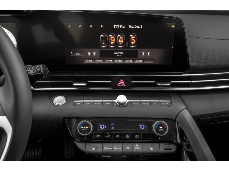 2023 Hyundai Elantra Luxury IVT Interior Shot 2