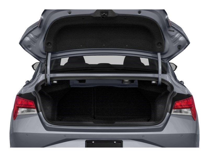 2023 Hyundai Elantra Luxury IVT Exterior Shot 4
