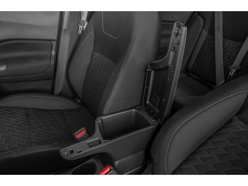 2021 Nissan Kicks S FWD Interior Shot 7