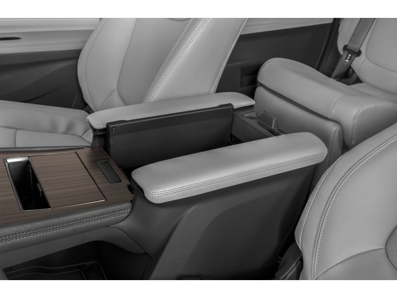 2021 Toyota Sienna Limited 7-Passenger AWD Interior Shot 7