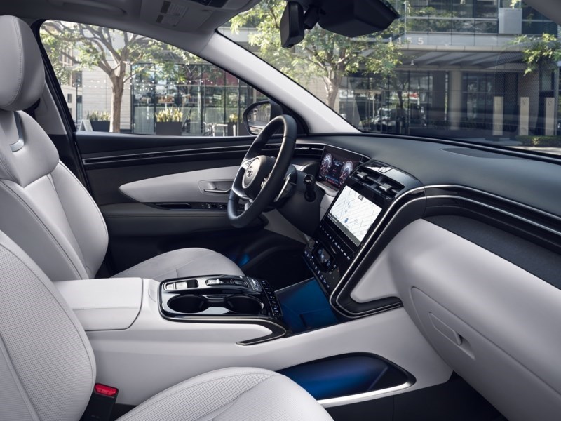 2024 Hyundai Tucson Hybrid Luxury OEM Shot 5