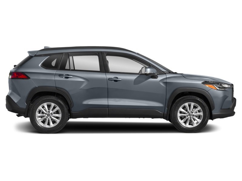 2022 Toyota Corolla Cross LE AWD Exterior Shot 10