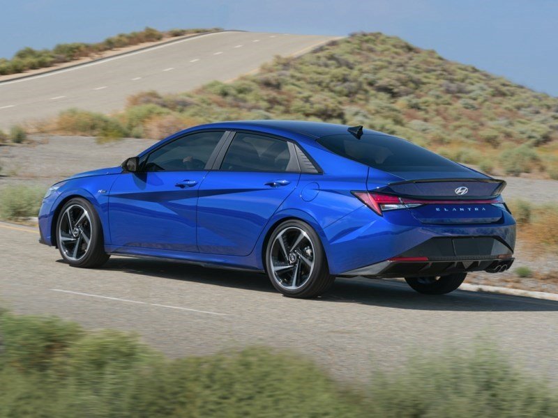 2023 Hyundai Elantra Essential OEM Shot 2