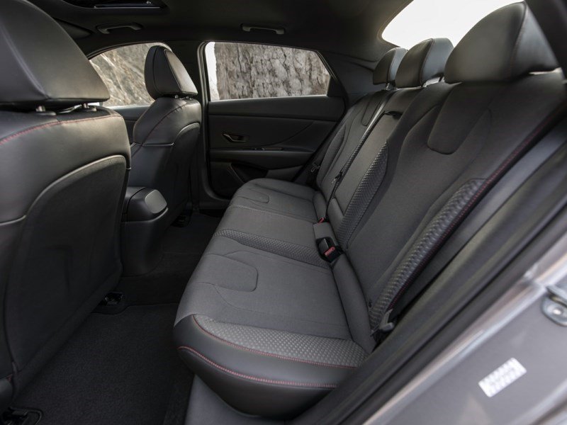 2023 Hyundai Elantra Essential OEM Shot 5