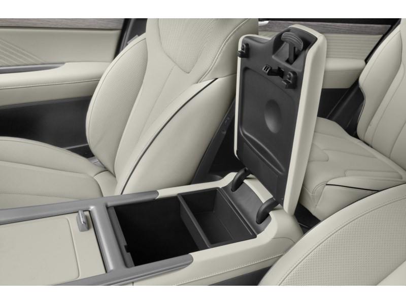 2023 Hyundai ***Showroom Vehicle Only*** Ultimate Calligraphy 7-Passenger AWD Interior Shot 7