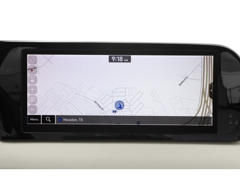 2023 Hyundai ***Showroom Vehicle Only*** Ultimate Calligraphy 7-Passenger AWD Interior Shot 8