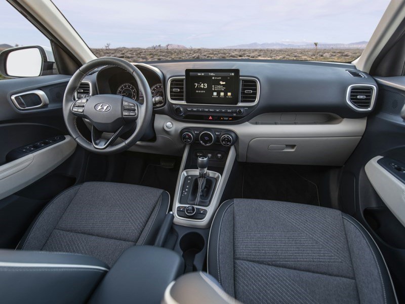 2023 Hyundai Venue Ultimate w/Black Interior OEM Shot 4