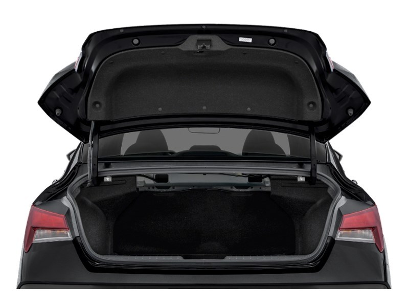 2024 Hyundai Elantra Essential IVT Exterior Shot 4