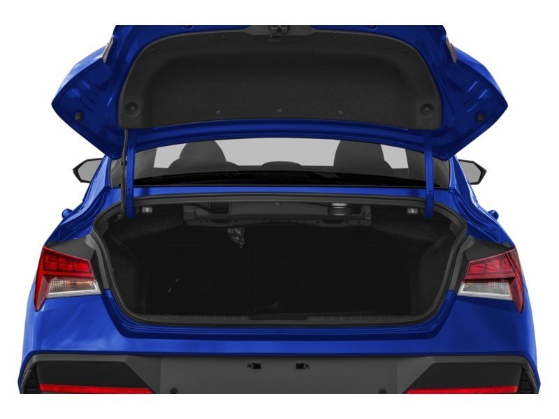 2025 Hyundai Elantra Luxury IVT Exterior Shot 4