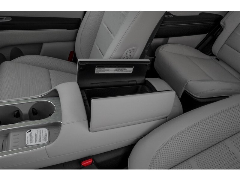 2027 Hyundai Palisade HEV Luxury 8 Passenger Interior Shot 7