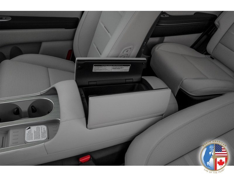 2027 Hyundai Palisade HEV Ultimate Calligraphy AWD Interior Shot 7