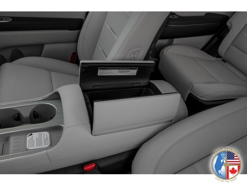 2027 Hyundai Palisade HEV Ultimate Calligraphy AWD Interior Shot 7