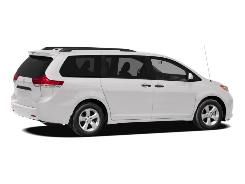 2012 Toyota Sienna 5dr V6 LE 8-Pass FWD Alpine White  Shot 2