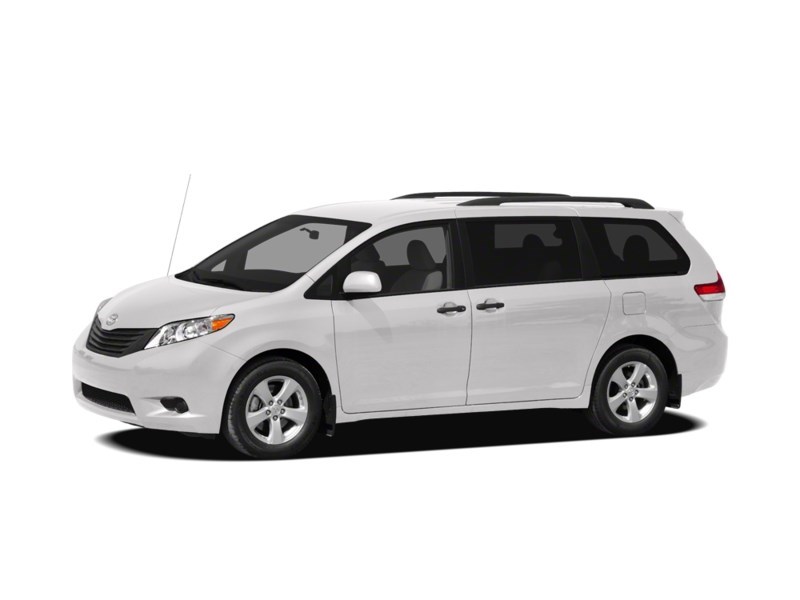 2012 Toyota Sienna 5dr V6 LE 8-Pass FWD Alpine White  Shot 1